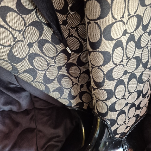 Black and Tan Patterned Knee-High Boots - Picture 5 of 6